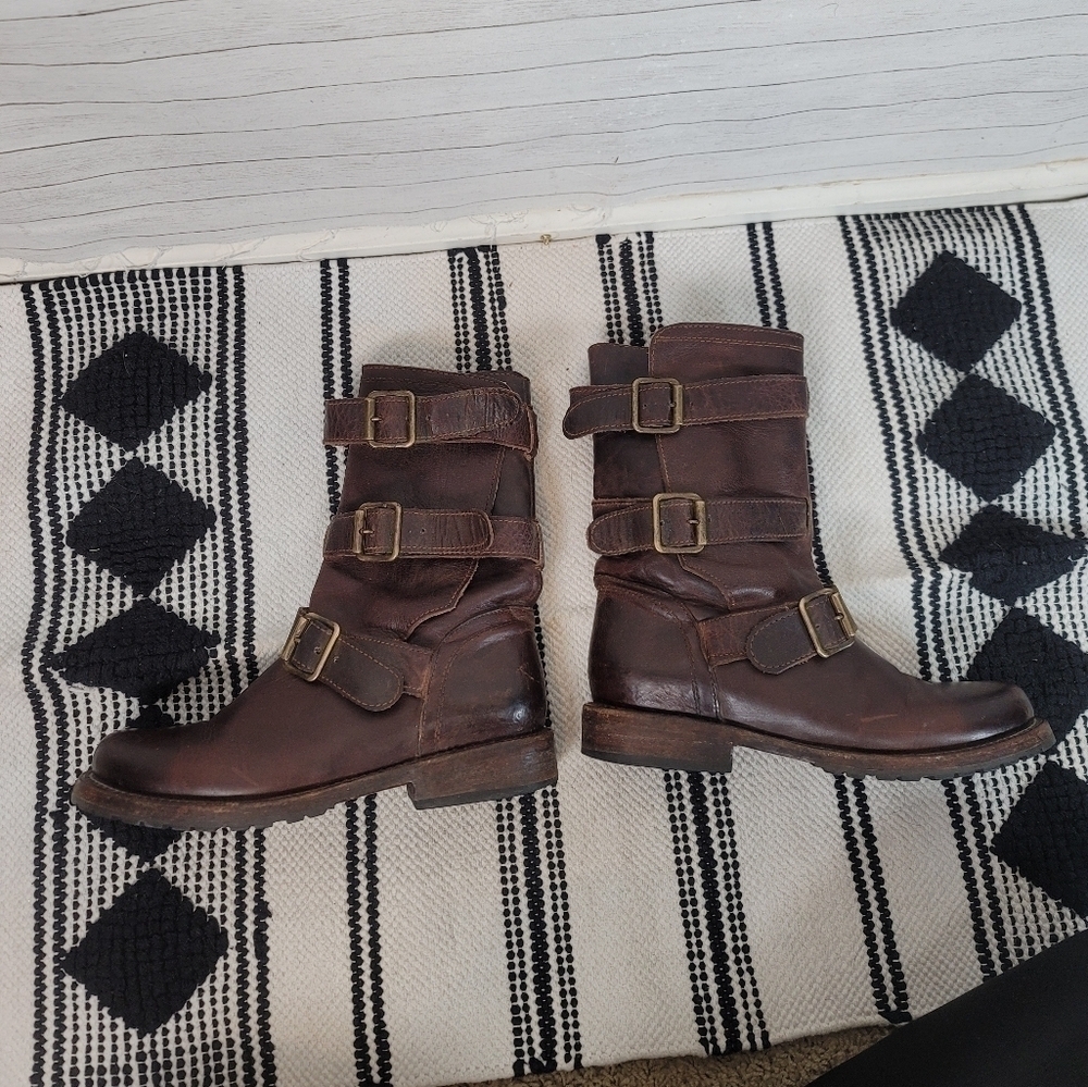 Freebird by Steven Tread Triple Buckle Moto Boots in Brown, Size 6 - Picture 8 of 14